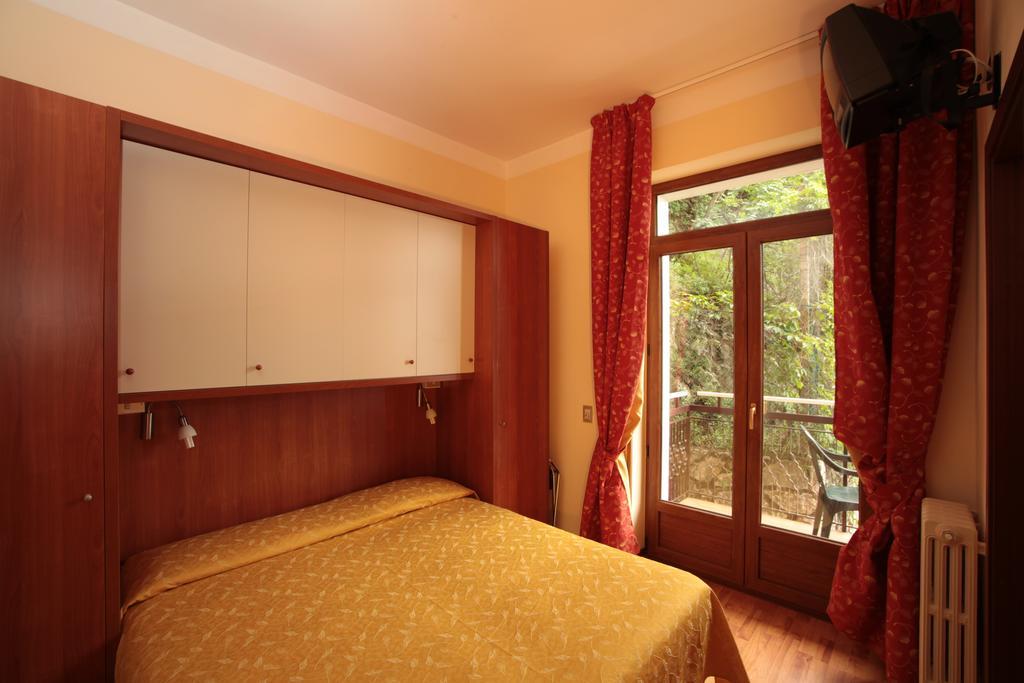 Hotel Merano Brenzone sul Garda Room photo
