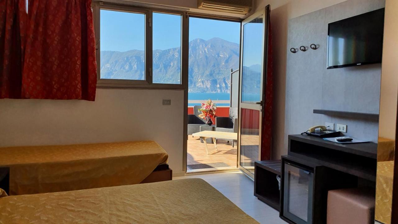 Hotel Merano Brenzone sul Garda Exterior photo