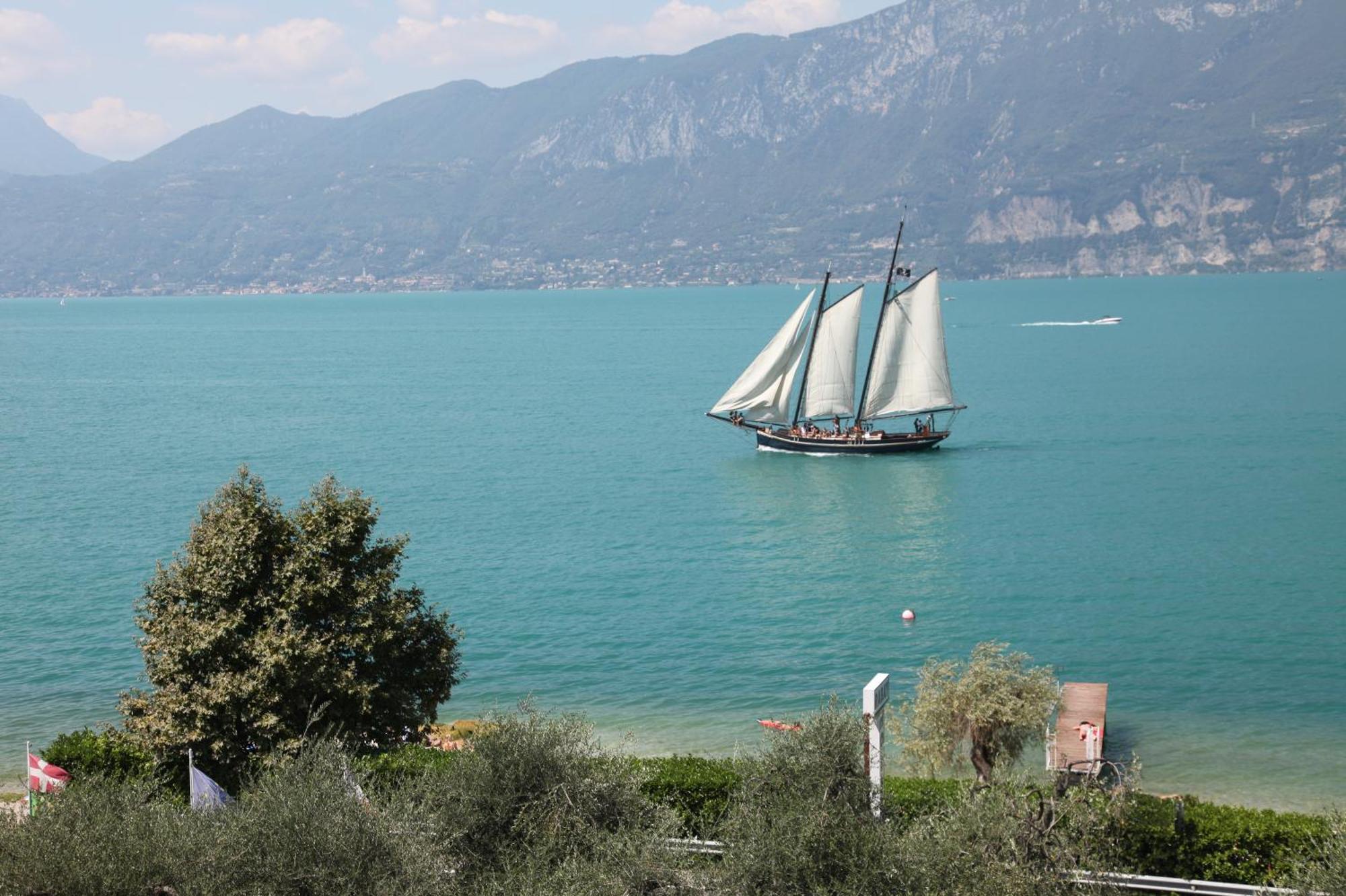 Hotel Merano Brenzone sul Garda Exterior photo